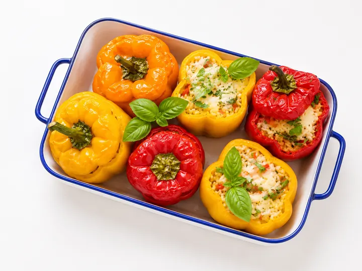 Фаршированные перцы с рисом и овощами в духовке